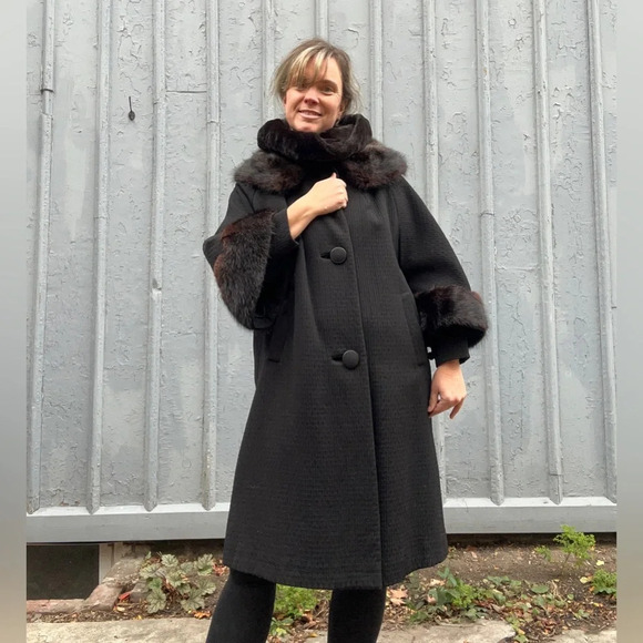 Vintage 1950’s fur trimmed Evening Coat, size  Large - Picture 1 of 15